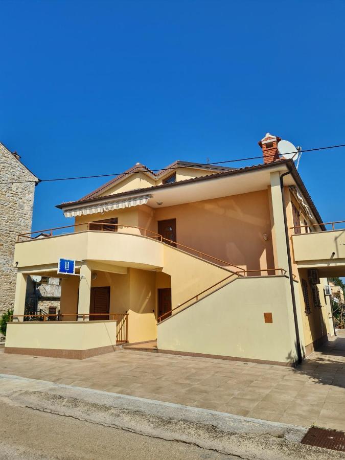 Apartment Manuel Novigrad  Екстер'єр фото