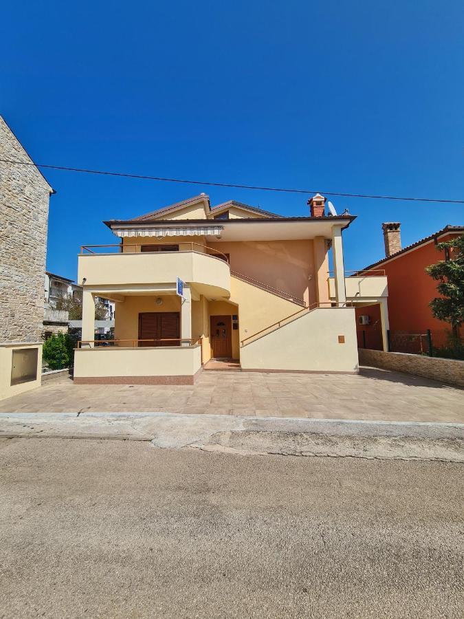 Apartment Manuel Novigrad  Екстер'єр фото